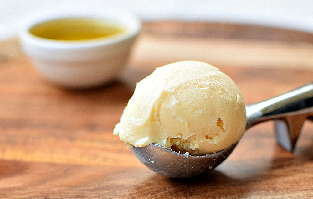 Olive oil ice cream scoop