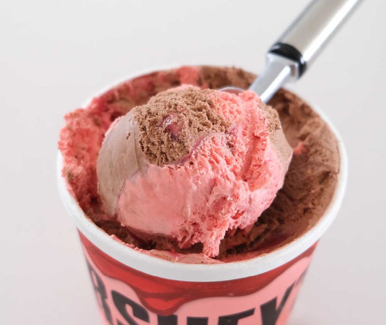 Review Of Hershey's ChocolateStrawberry Ripple 1L Scoop Club